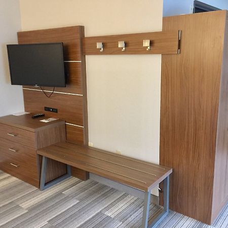 Holiday Inn Express & Suites Houston - Memorial Park Area By Ihg Экстерьер фото
