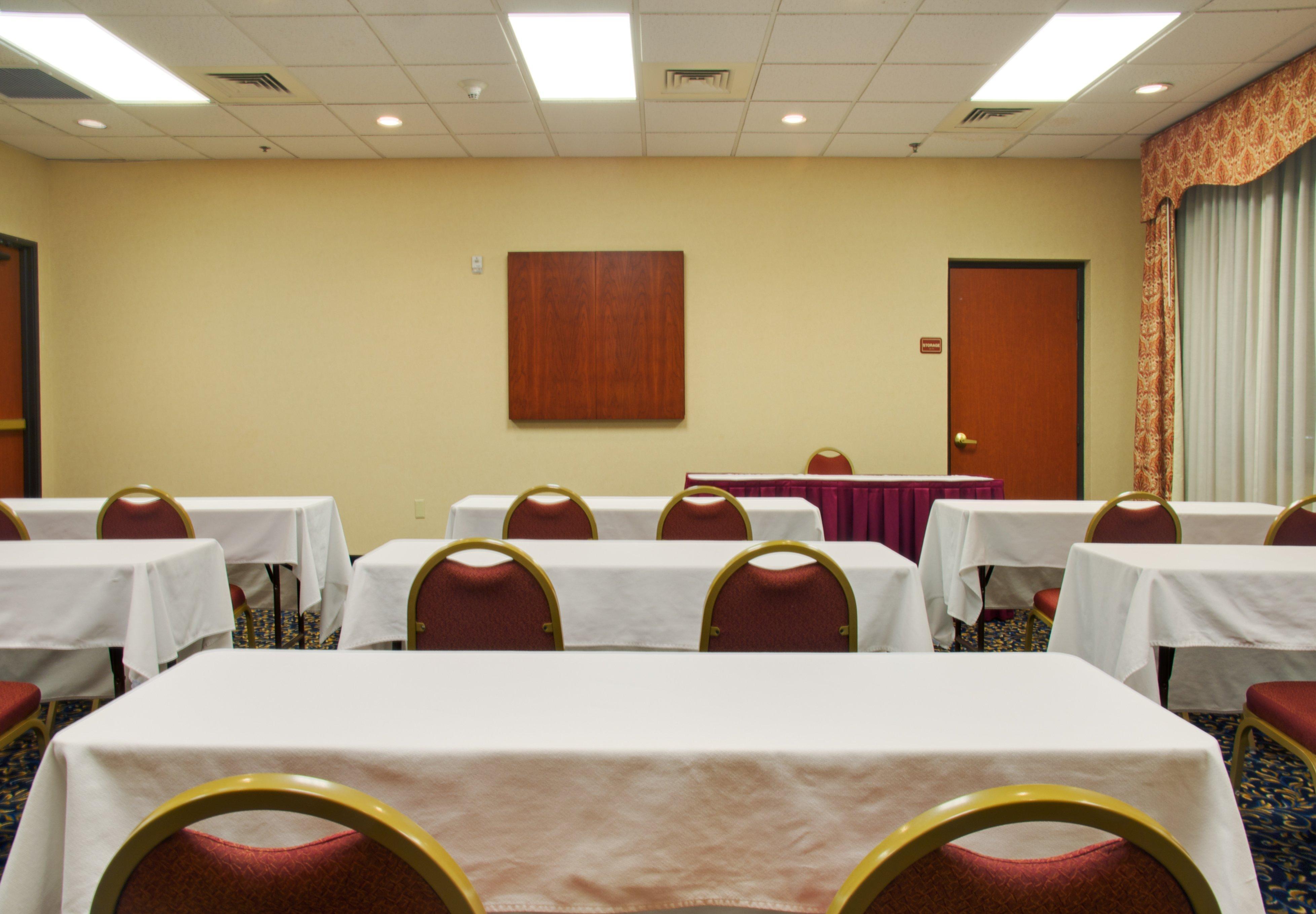 Holiday Inn Express & Suites Houston - Memorial Park Area By Ihg Экстерьер фото