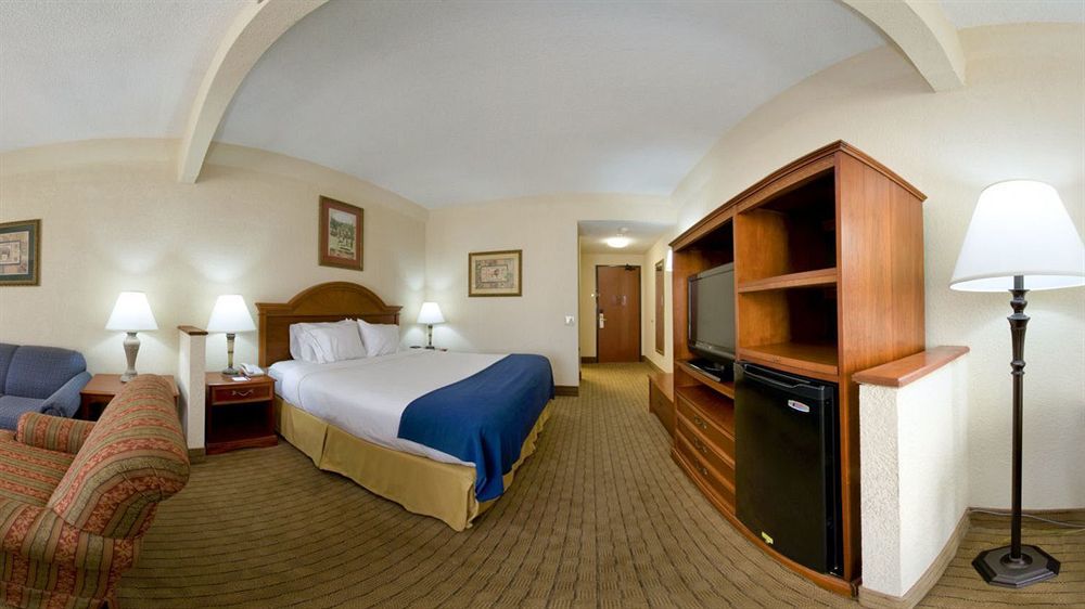 Holiday Inn Express & Suites Houston - Memorial Park Area By Ihg Экстерьер фото