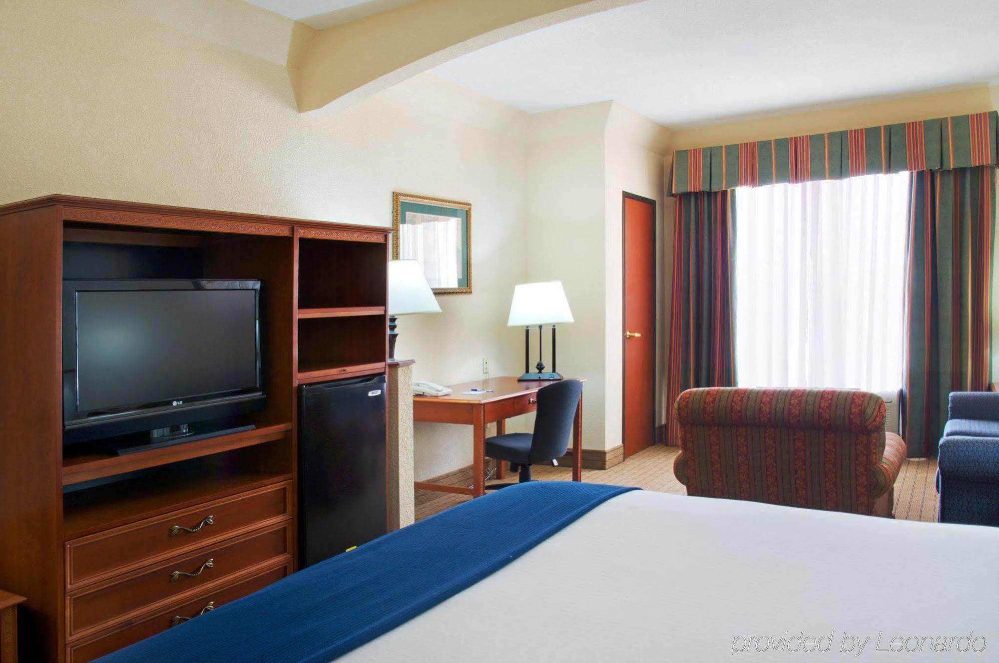 Holiday Inn Express & Suites Houston - Memorial Park Area By Ihg Экстерьер фото