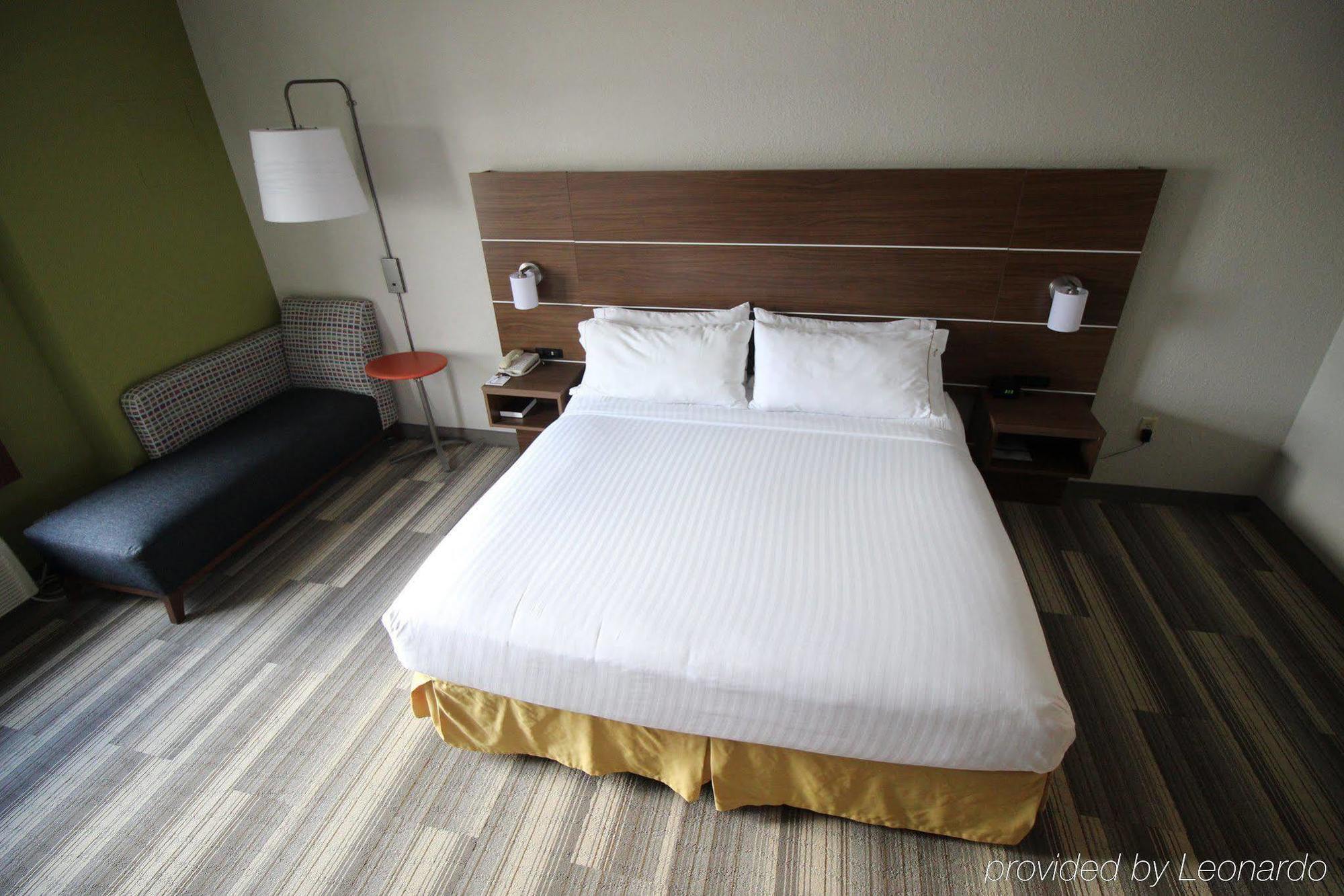 Holiday Inn Express & Suites Houston - Memorial Park Area By Ihg Экстерьер фото