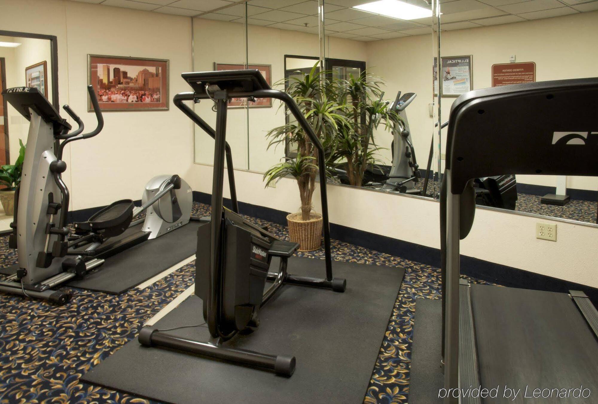 Holiday Inn Express & Suites Houston - Memorial Park Area By Ihg Экстерьер фото