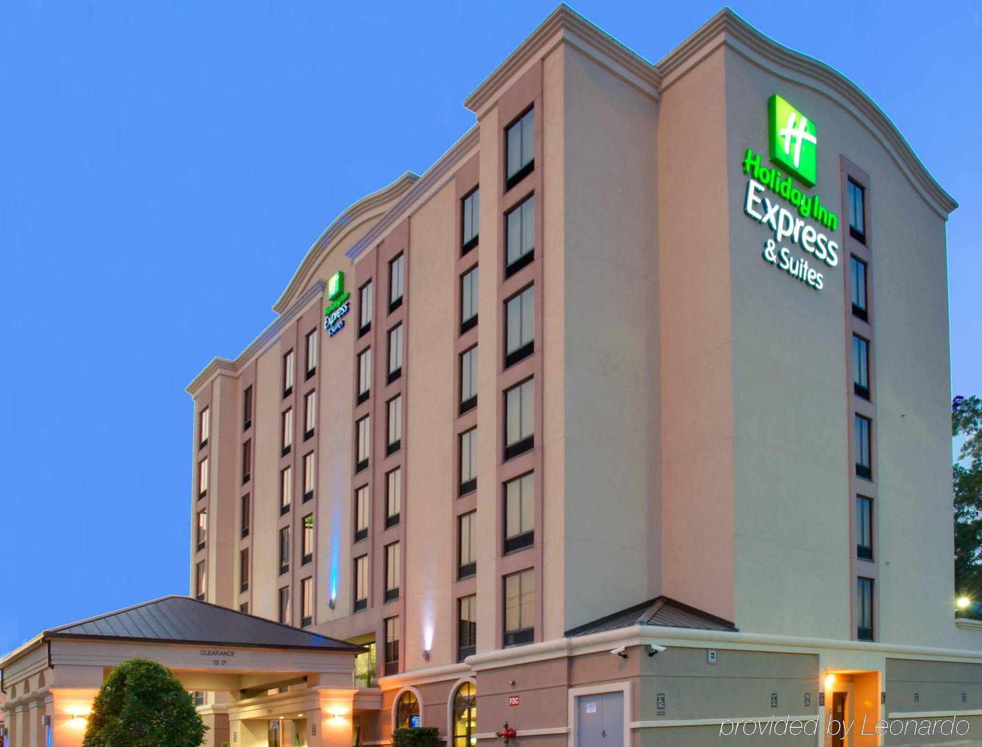 Holiday Inn Express & Suites Houston - Memorial Park Area By Ihg Экстерьер фото